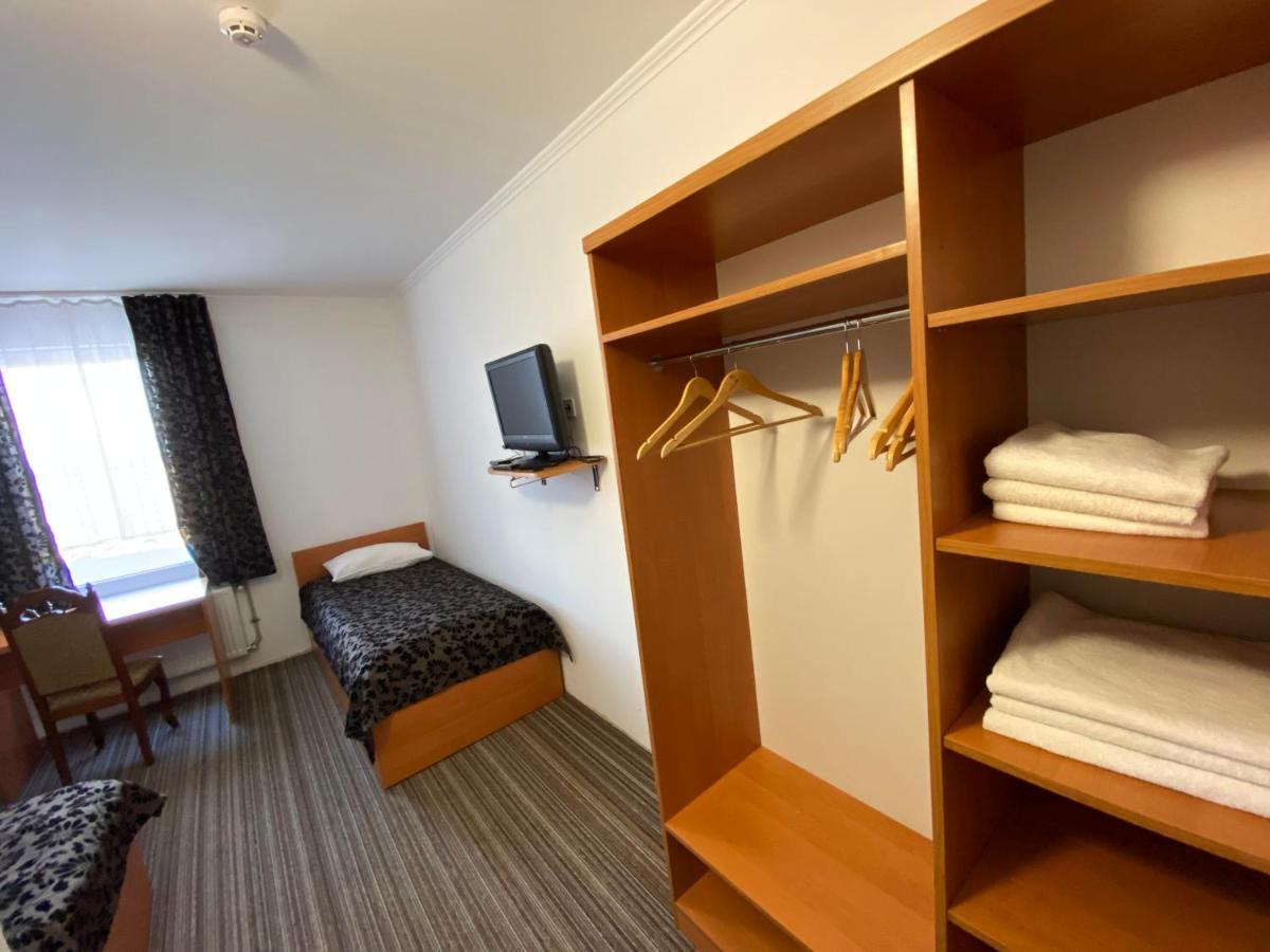 Autopark Hotel Lviv Buitenkant foto